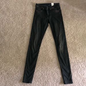 Black skinny jeans